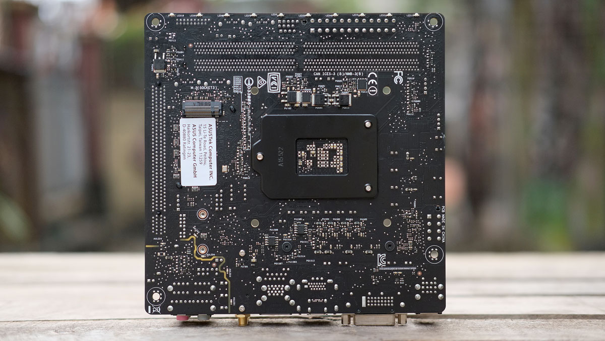 ASUS B150I PRO GAMING WIFI AURA Motherboard Review | TechPorn