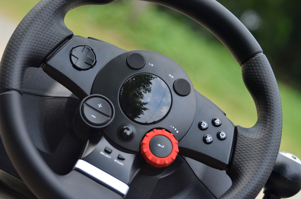 Logitech Driving Force Racing Wheel Review | TechPorn